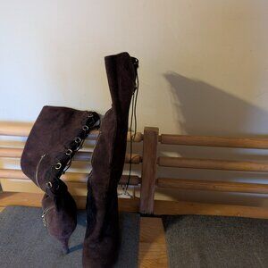 Beautiful Suede Boots Knee Length by Taryn Rose